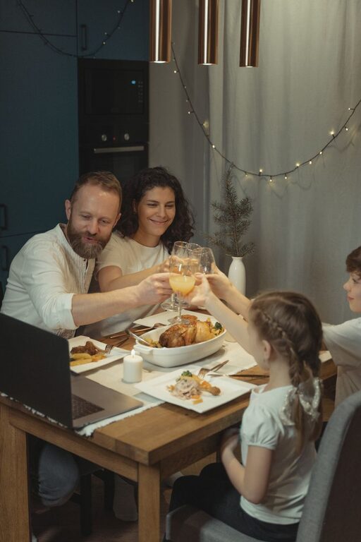 Entspannt digital kommunizieren: Videotelefonie mit Familie und Freunden nutzen